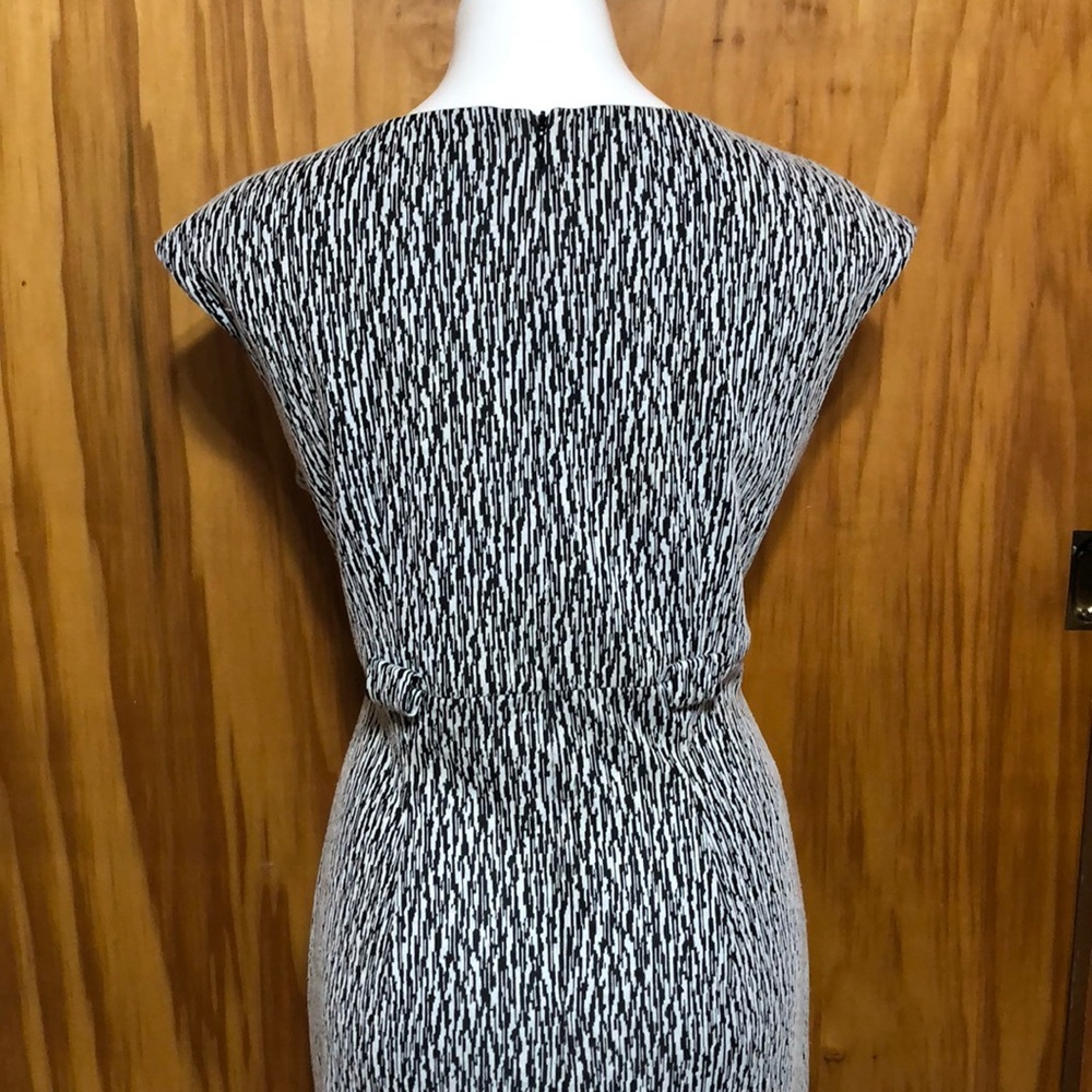 Black and white dress - Picture 3 of 5